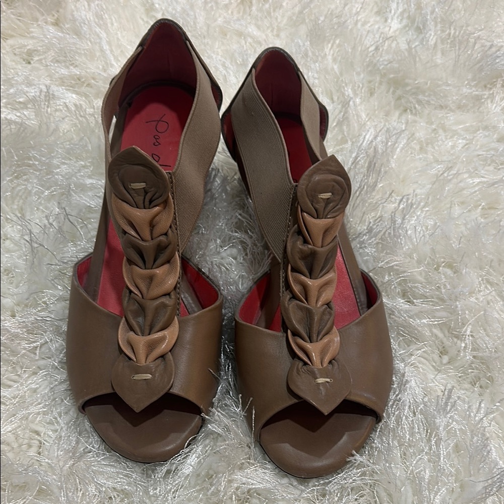 Pas de Rouge Brown Leather Wedge Sandals
